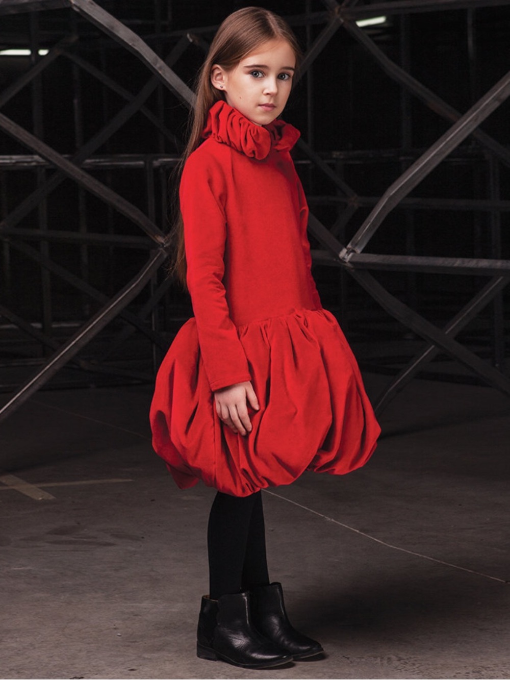 NIKOLIA Girls Red Velvet Ruffled Bubble Dress - Picture 4 of 17